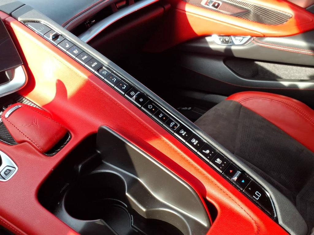 Used 2022 Chevrolet Corvette Stingray Preferred Cpe w/ Z51 Performance Package RWD image 20