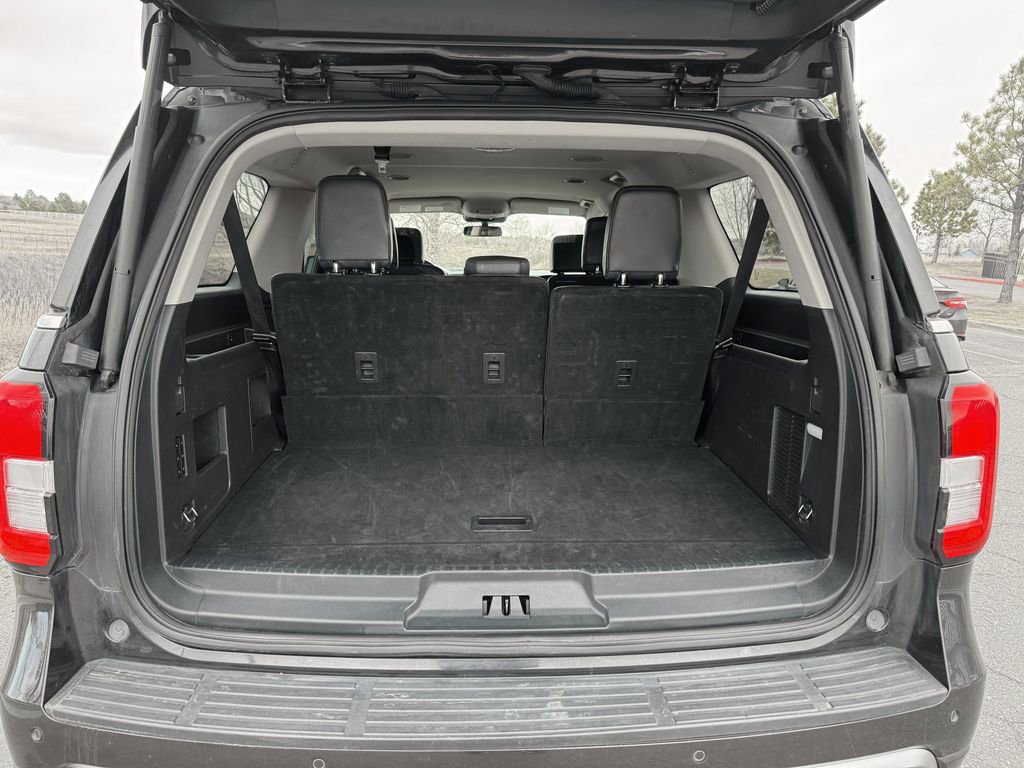 Used 2024 Ford Expedition Max XLT image 8