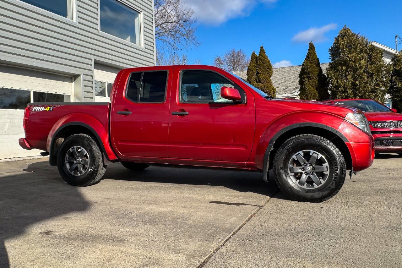 Used 2018 Nissan Frontier PRO-4X image 2