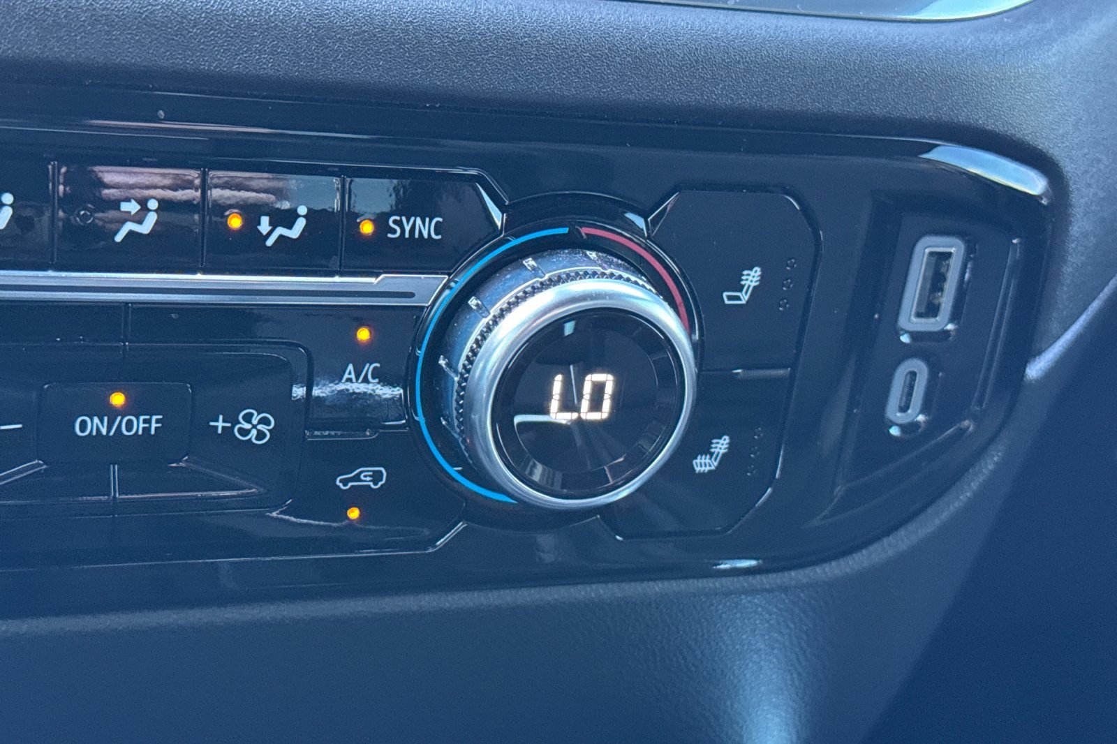 Used 2025 GMC Sierra 1500 Elevation image 28