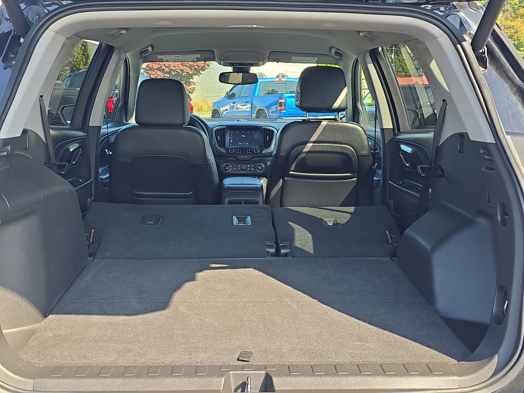 Used 2023 GMC Terrain AT4 image 10