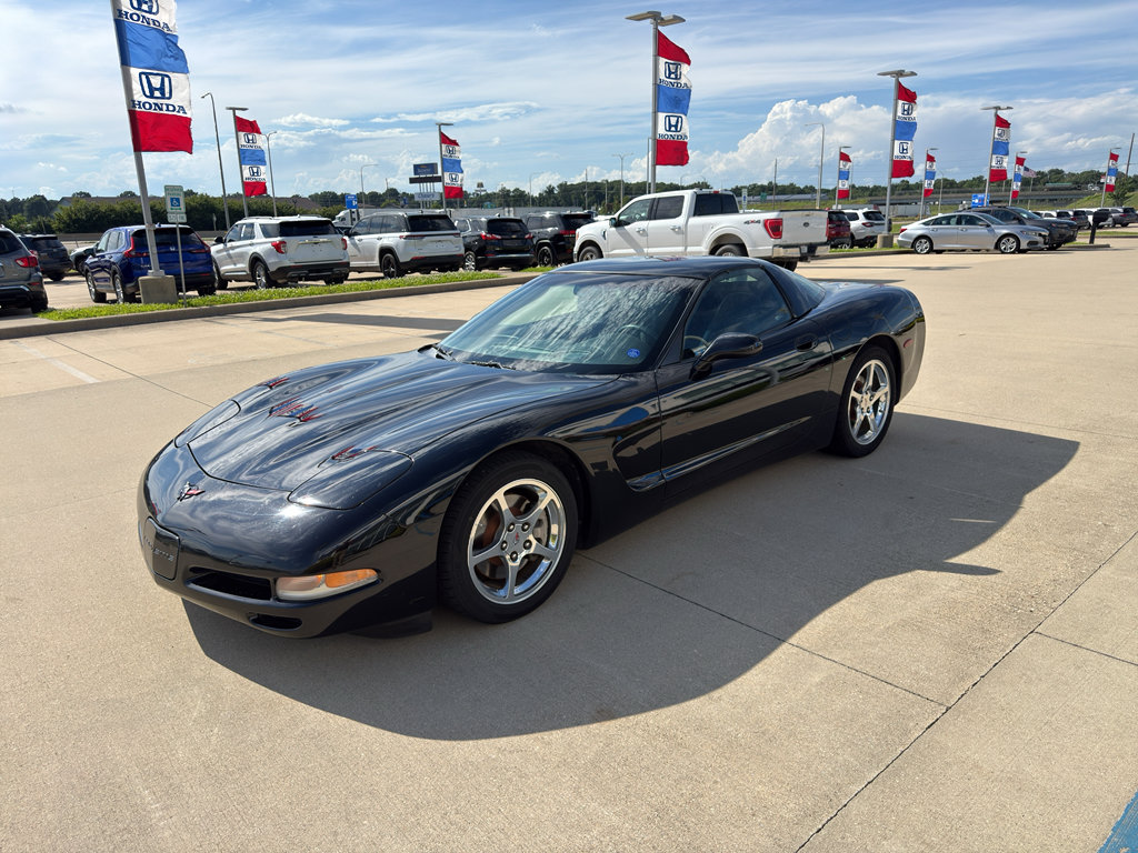 Used 2004 Chevrolet Corvette Coupe w/ Preferred Equipment Group RWD image 1