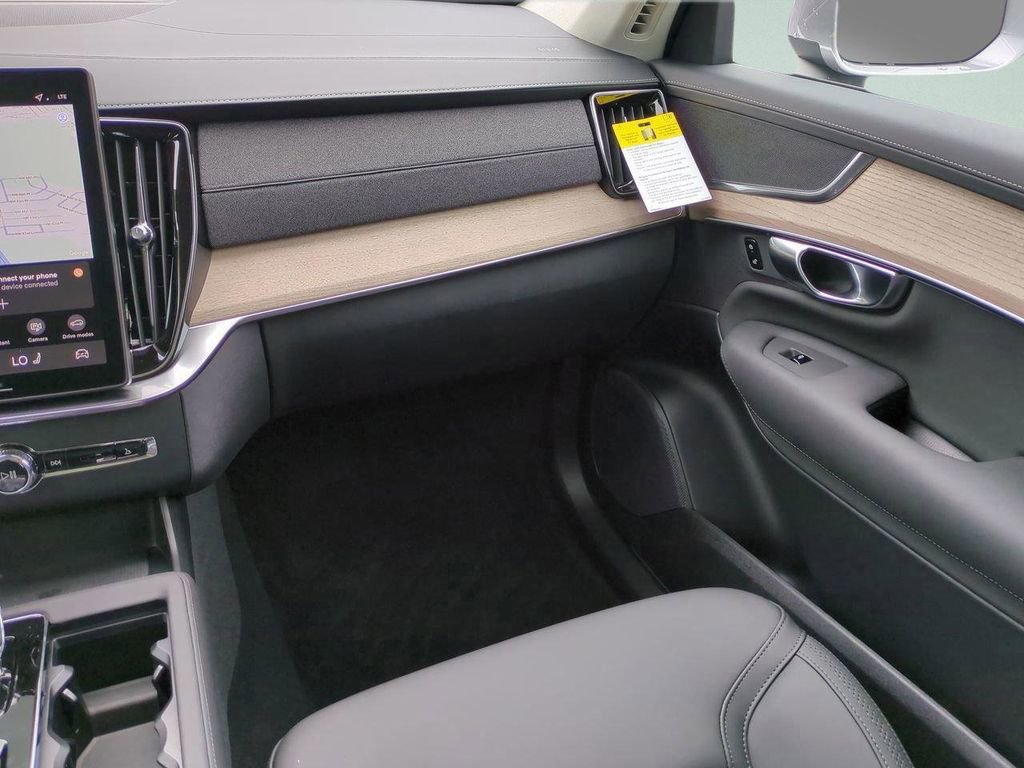 New 2026 Volvo XC90 B5 Plus AWD/4WD image 13