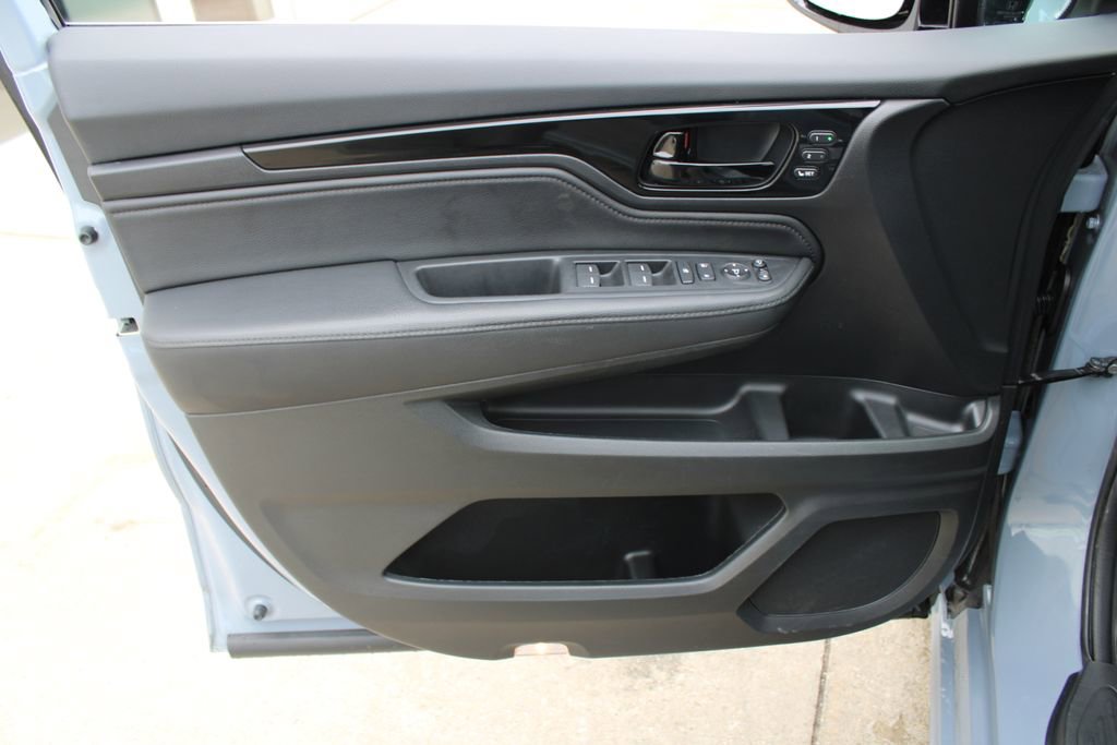 Used 2024 Honda Odyssey Elite image 9