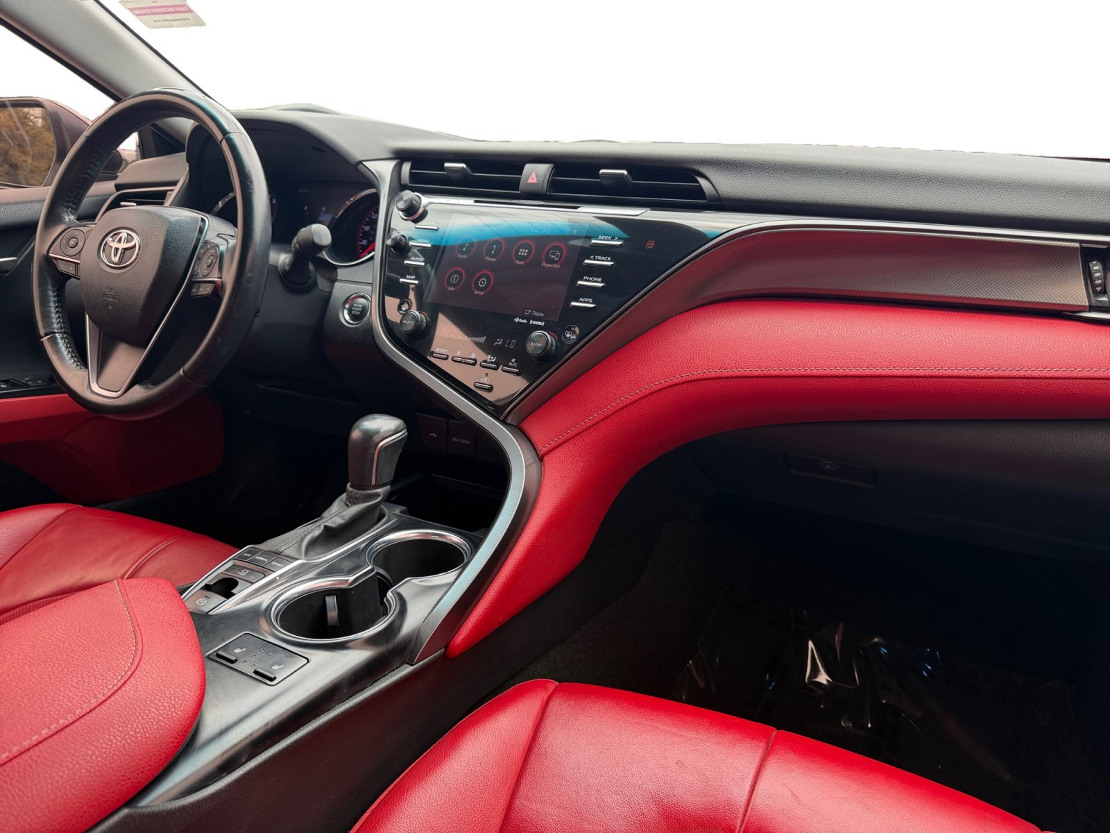 Used 2020 Toyota Camry XSE w/ Blackout Package FWD image 15