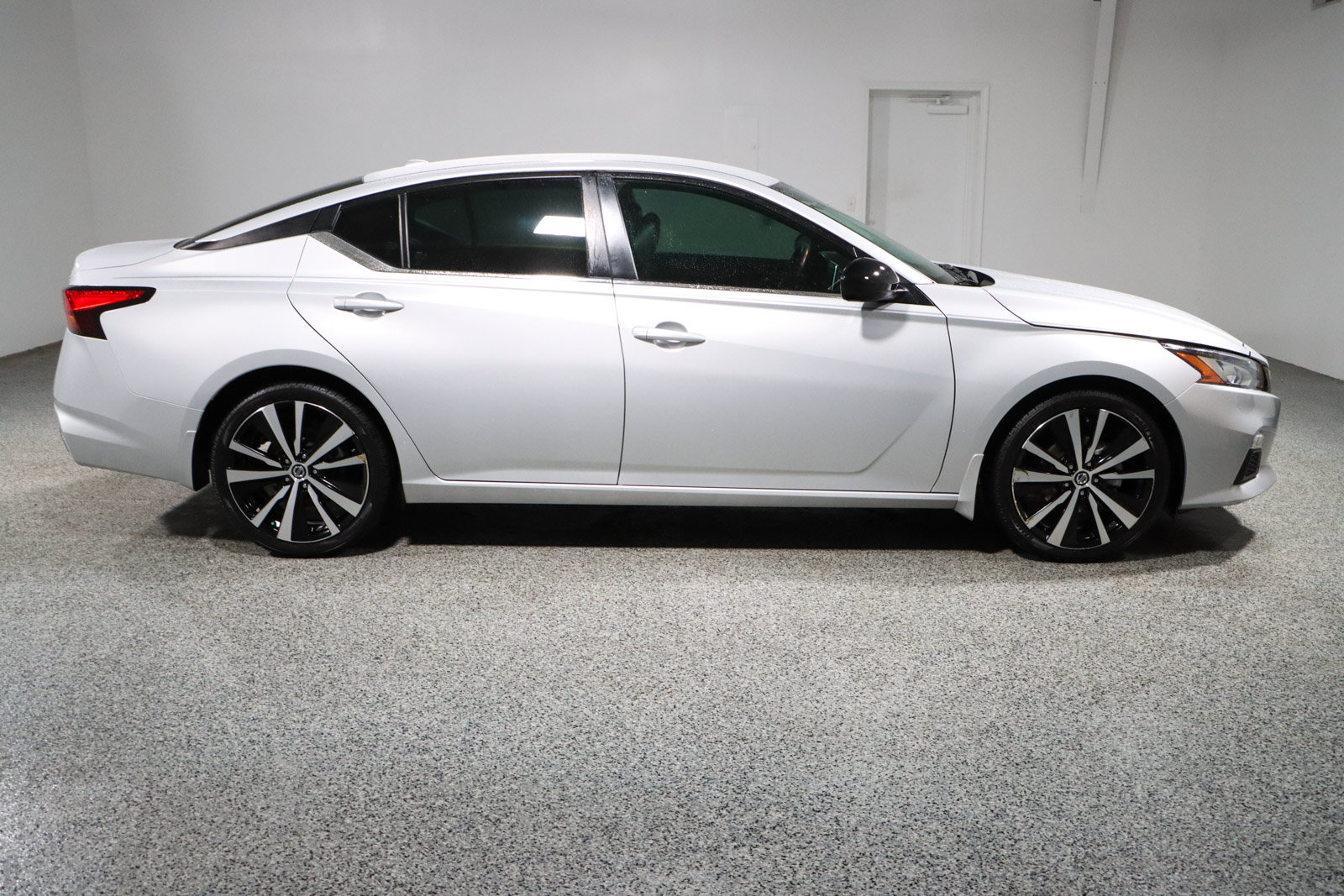 Used 2021 Nissan Altima 2.5 SR FWD image 6