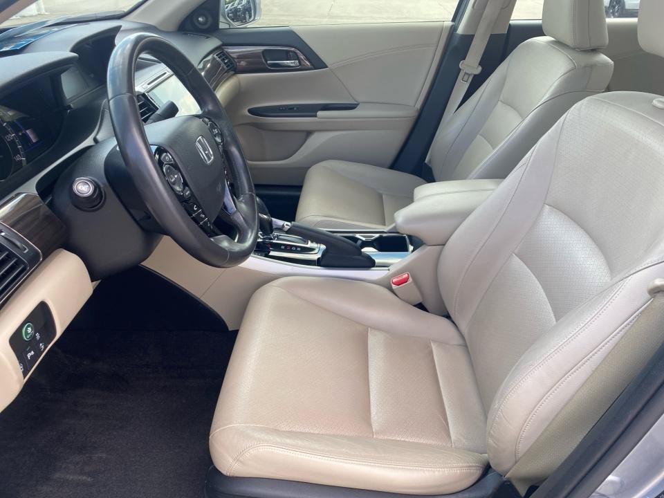 Used 2017 Honda Accord Touring image 34