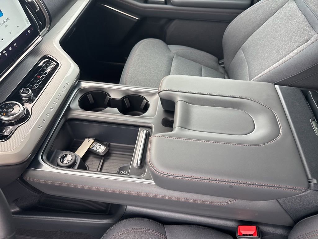 New 2025 Ford Expedition Max Active image 25