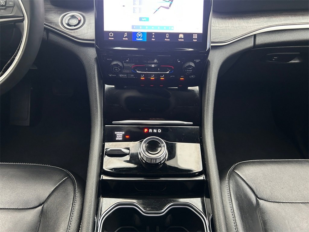 Used 2023 Jeep Grand Cherokee Limited w/ Black Appearance Package image 15