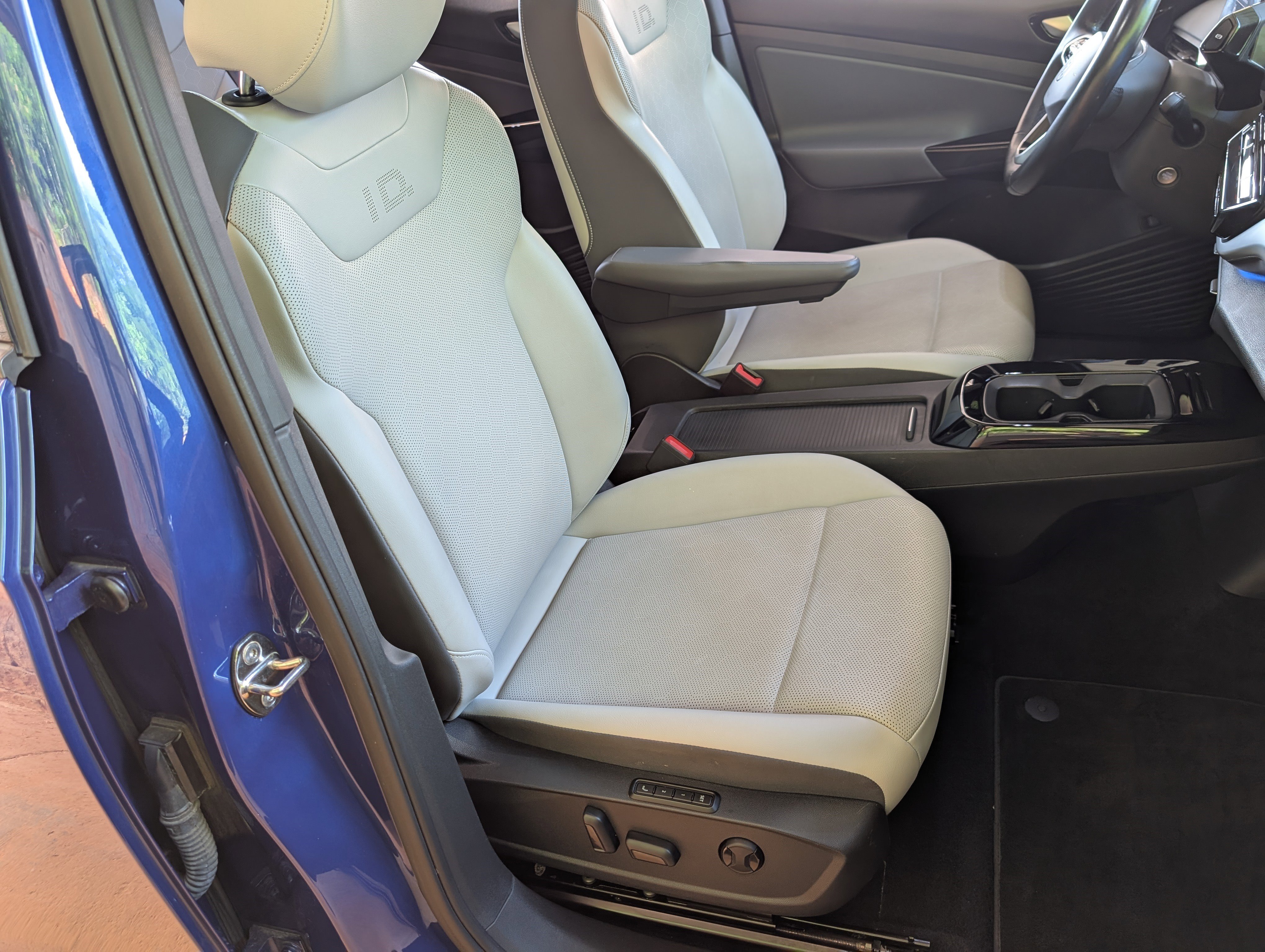 Used 2022 Volkswagen ID.4 Pro S RWD image 21