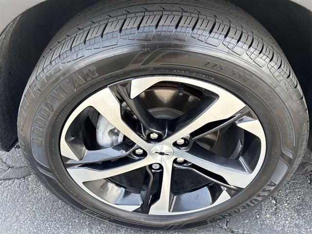 Used 2024 Chevrolet Trax RS w/ Driver Confidence Package FWD image 30