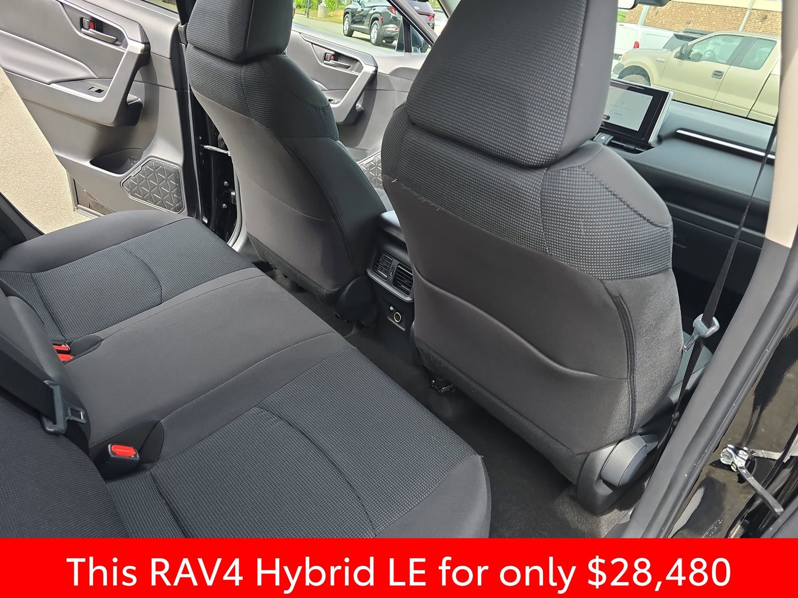 Used 2023 Toyota RAV4 LE image 17