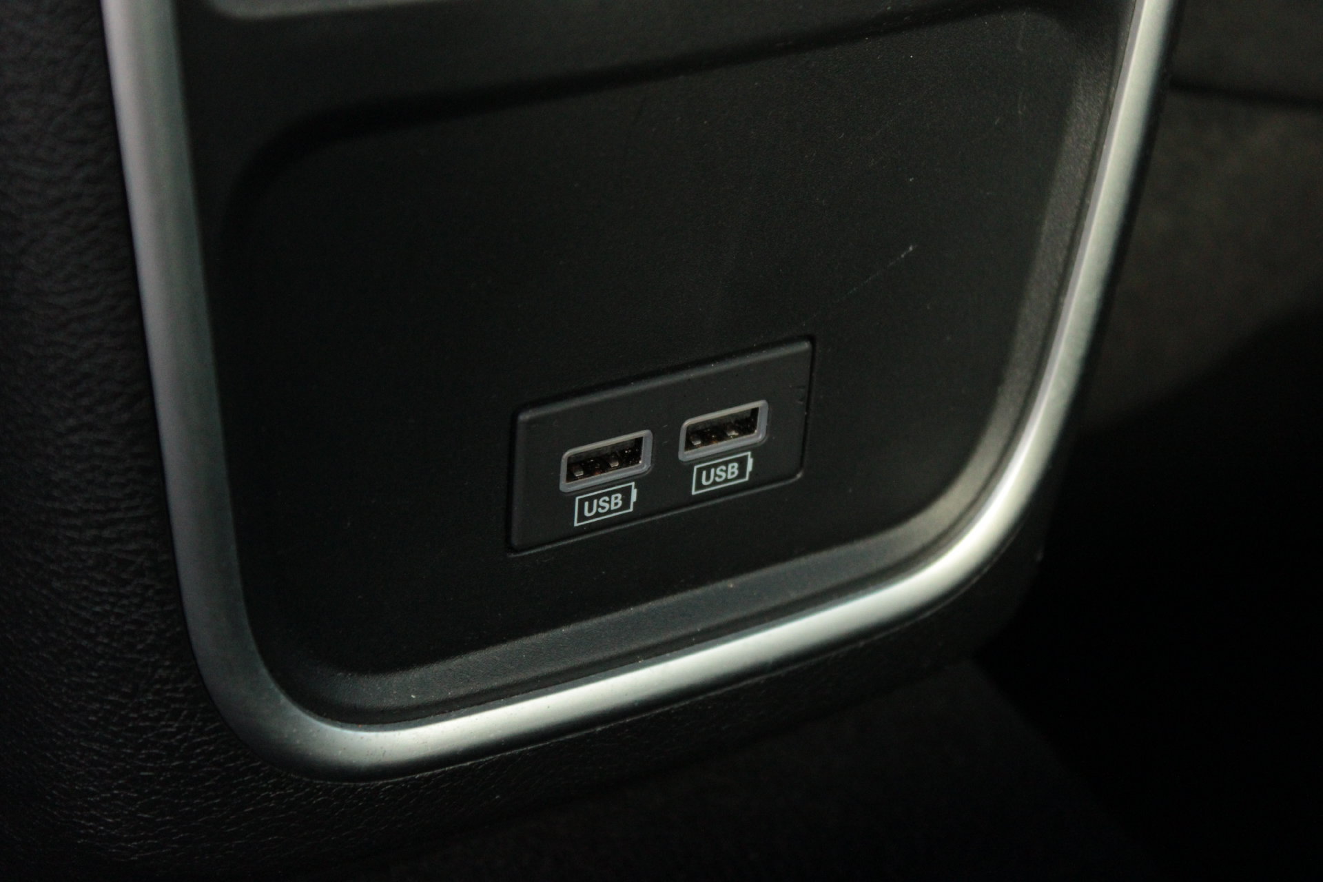 Used 2023 Chrysler 300 Touring w/ Sport Appearance Package RWD image 20