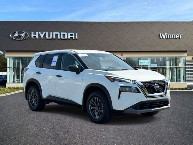 Used 2023 Nissan Rogue S image 5