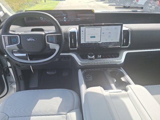 New 2025 Ford Expedition Platinum image 10