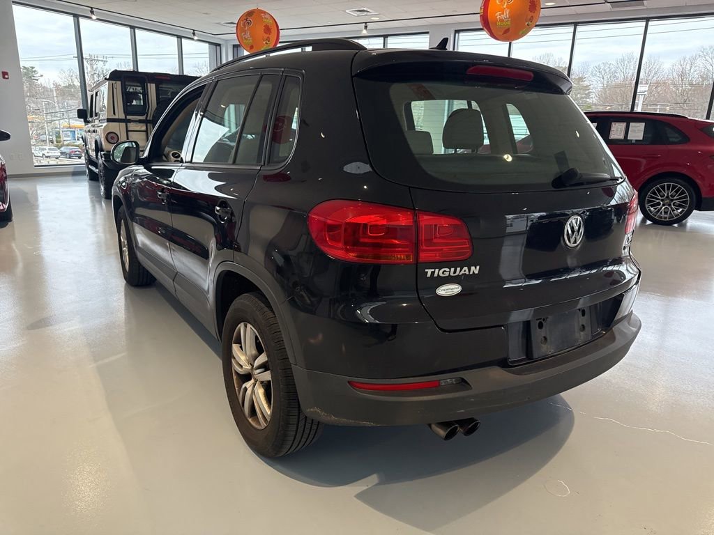 Used 2017 Volkswagen Tiguan S image 7