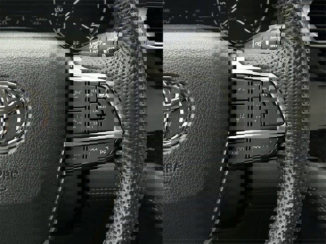 Used 2024 Toyota Sienna Limited image 16