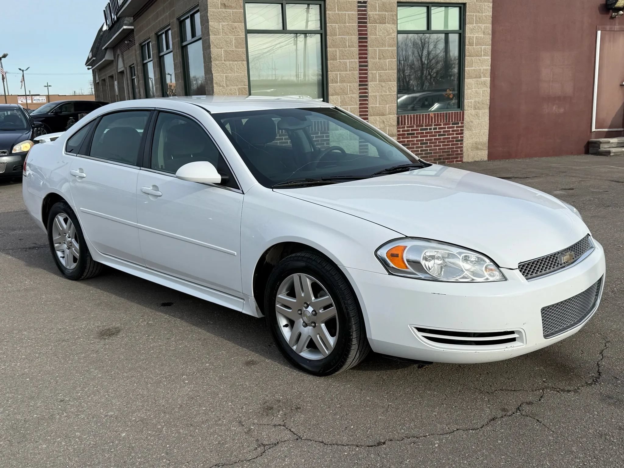 Used 2016 Chevrolet Impala LT FWD image 3