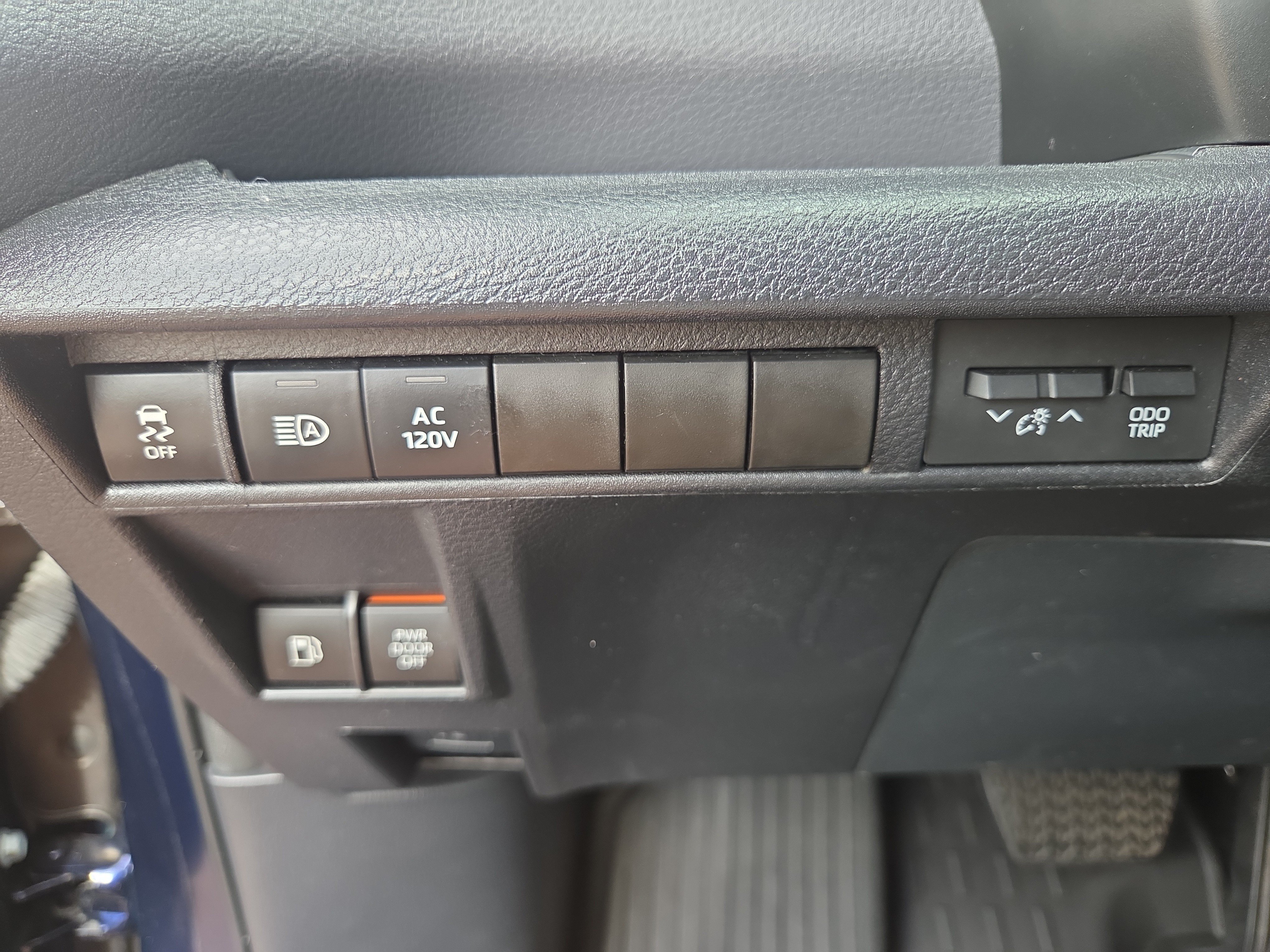 Certified 2023 Toyota Sienna XSE w/ XSE Plus Package AWD/4WD image 31
