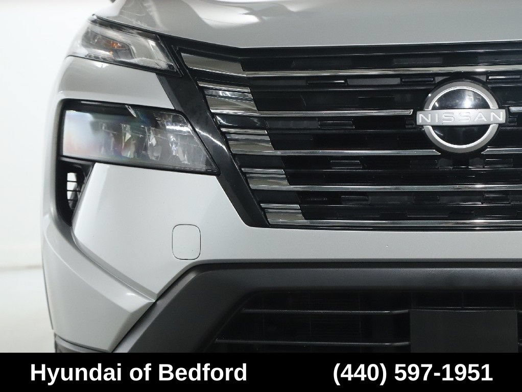 Used 2024 Nissan Rogue S AWD/4WD image 6