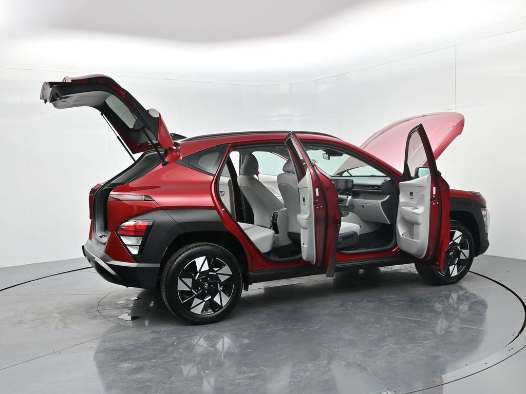 Used 2025 Hyundai Kona SEL image 60