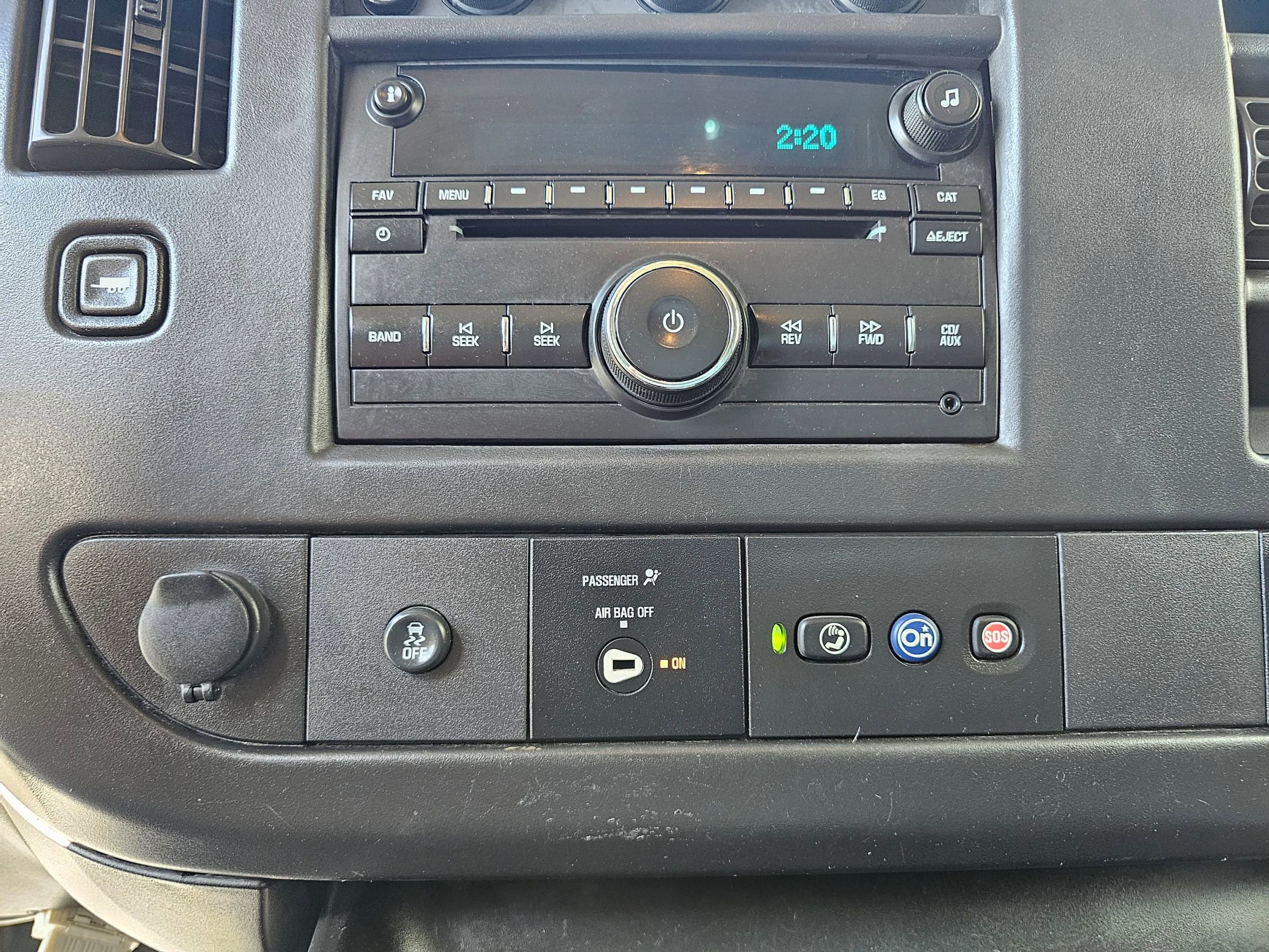 Used 2018 Chevrolet Express 3500 Extended w/ Driver Convenience Package image 13