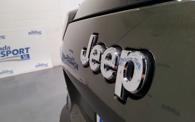 Used 2021 Jeep Cherokee Latitude AWD/4WD image 33