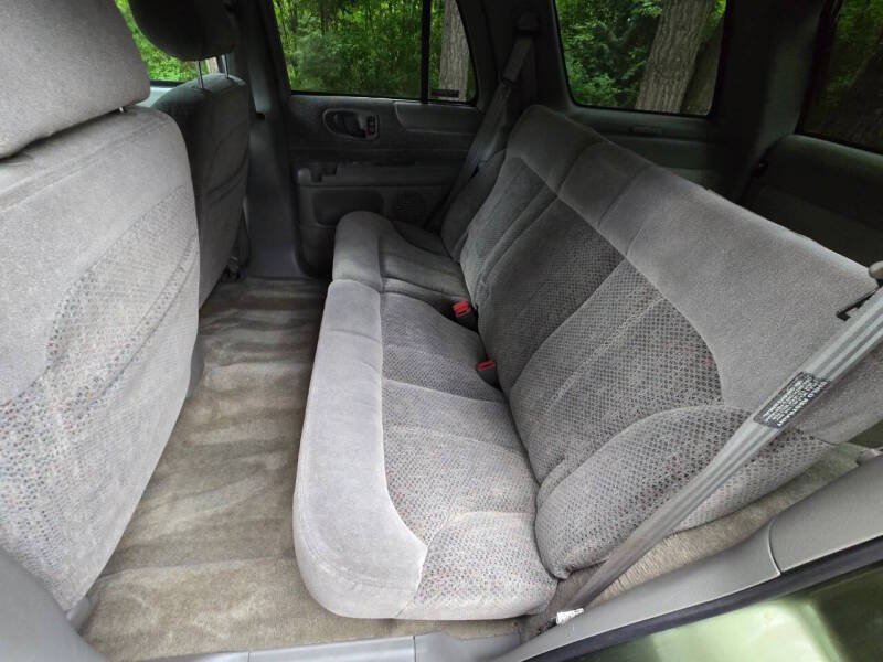Used 2001 Chevrolet Blazer LT AWD/4WD image 14