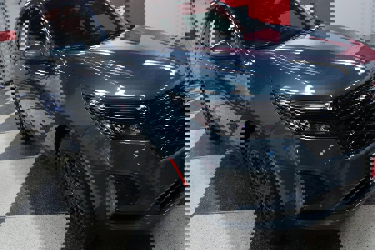 Used 2024 Chevrolet Equinox RS w/ RS Leather Package image 4