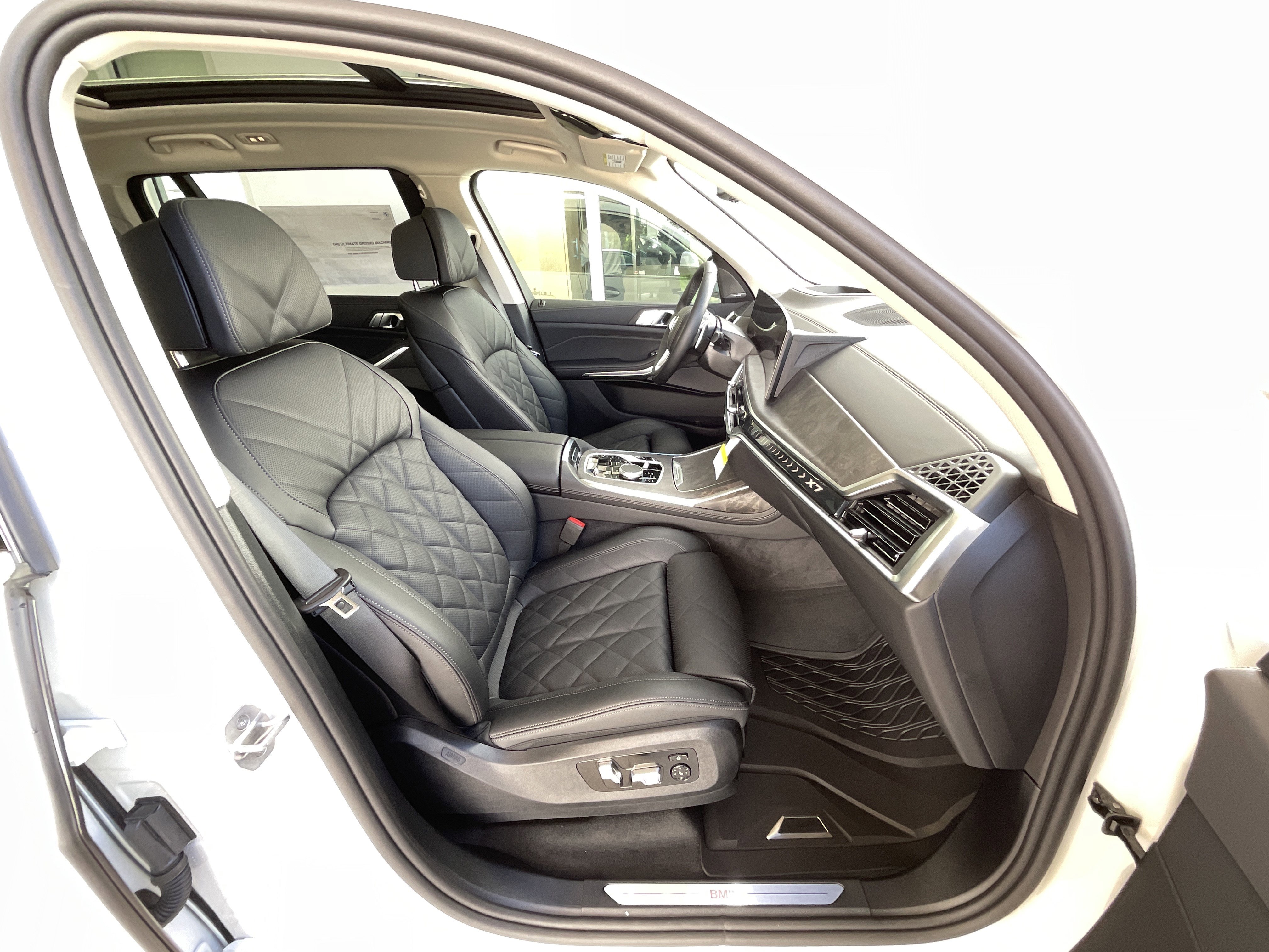 New 2026 BMW X7 xDrive40i w/ Premium Package image 22