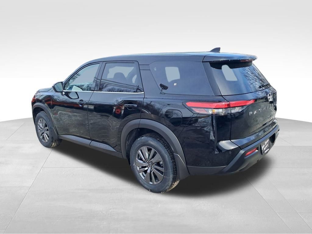 New 2026 Nissan Pathfinder S image 3
