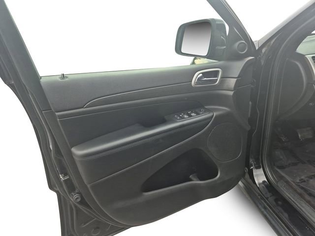 Used 2018 Jeep Grand Cherokee Laredo image 11