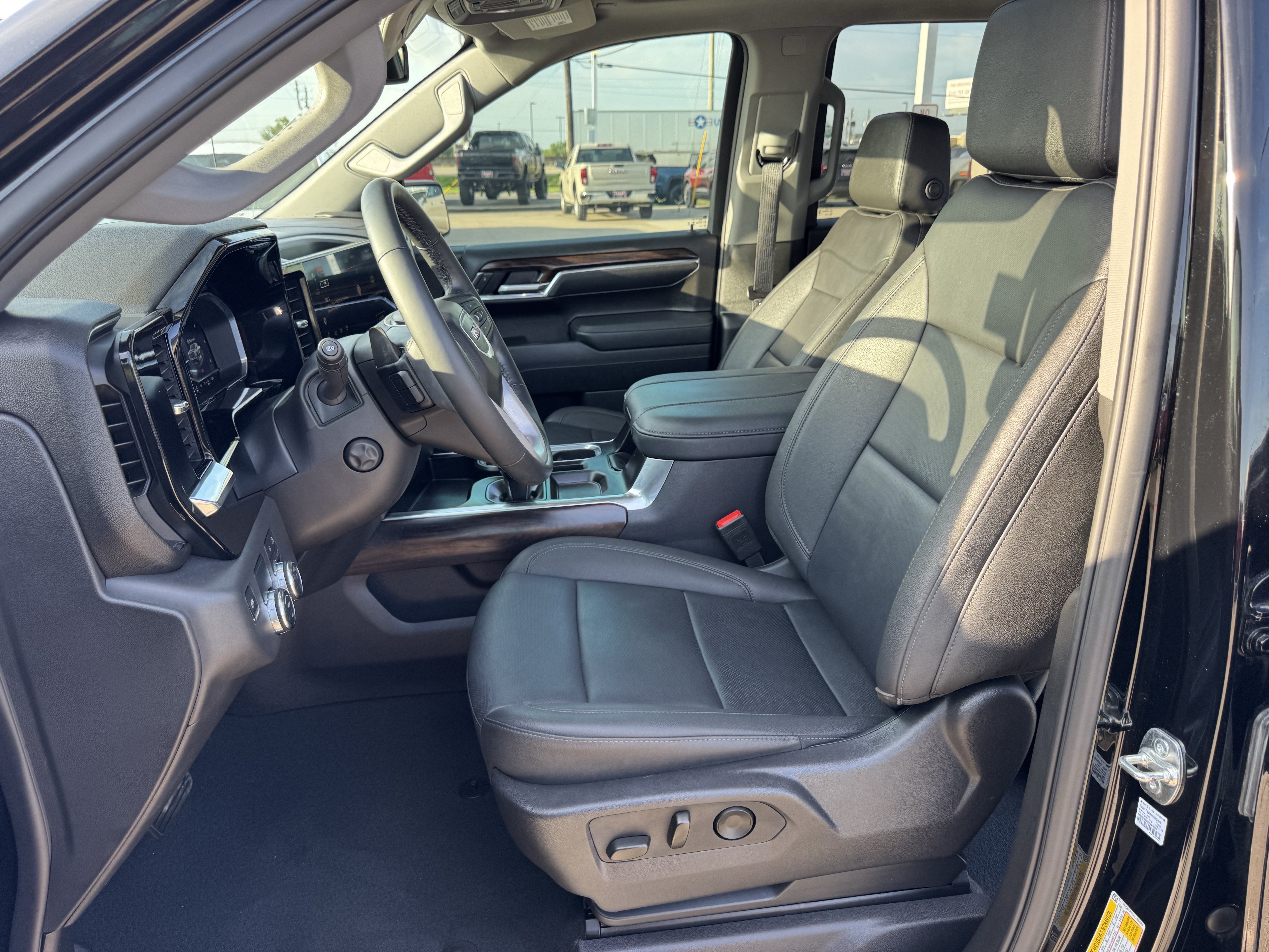 Used 2025 GMC Sierra 1500 SLT RWD image 24
