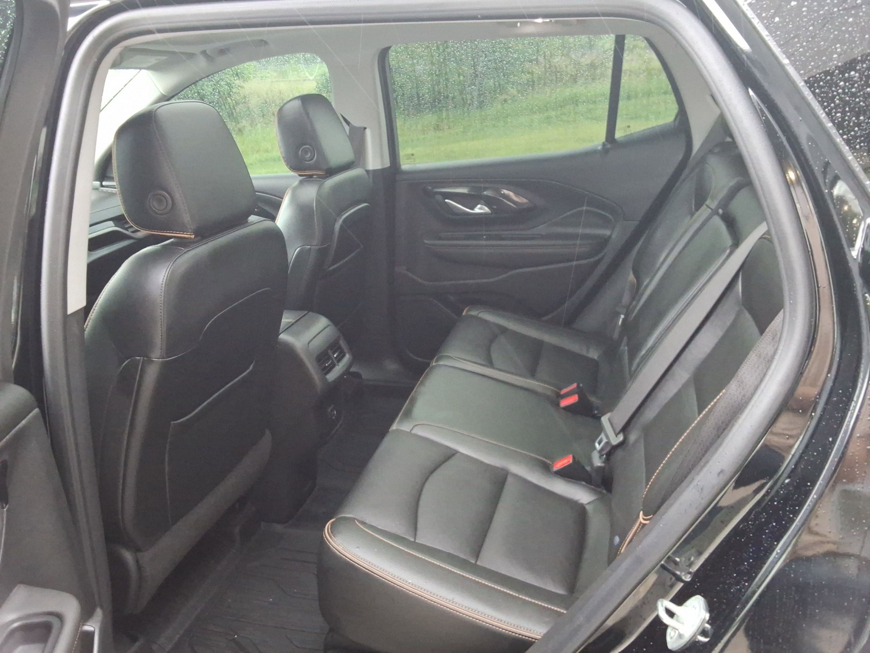 Used 2022 GMC Terrain AT4 w/ LPO, Floor Liner Package image 31