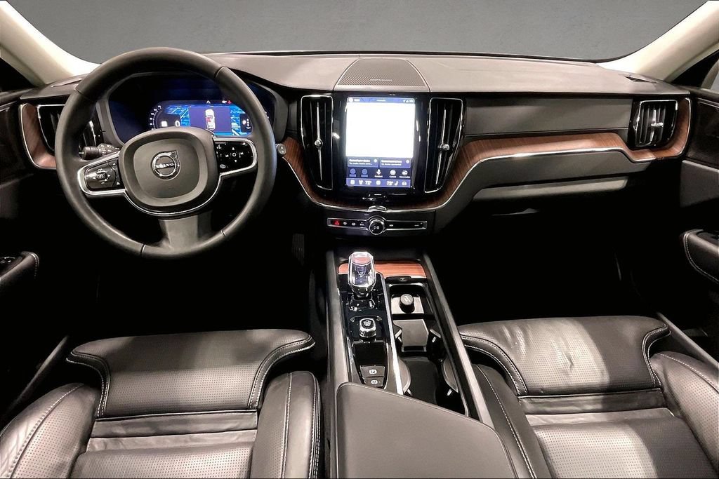 Certified 2023 Volvo XC60 B5 Ultimate w/ Climate Package AWD/4WD image 8