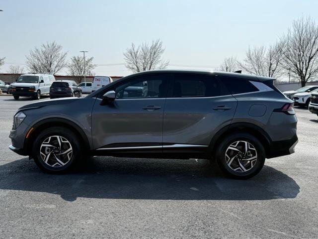Used 2023 Kia Sportage LX image 9