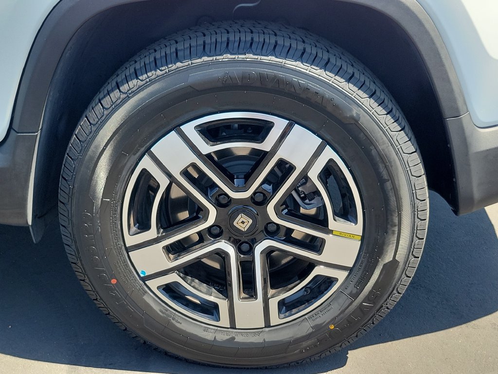 Used 2024 Rivian R1T Adventure Dual AWD/4WD image 28