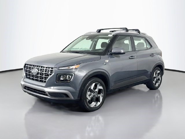 Used 2024 Hyundai Venue SEL FWD image 4