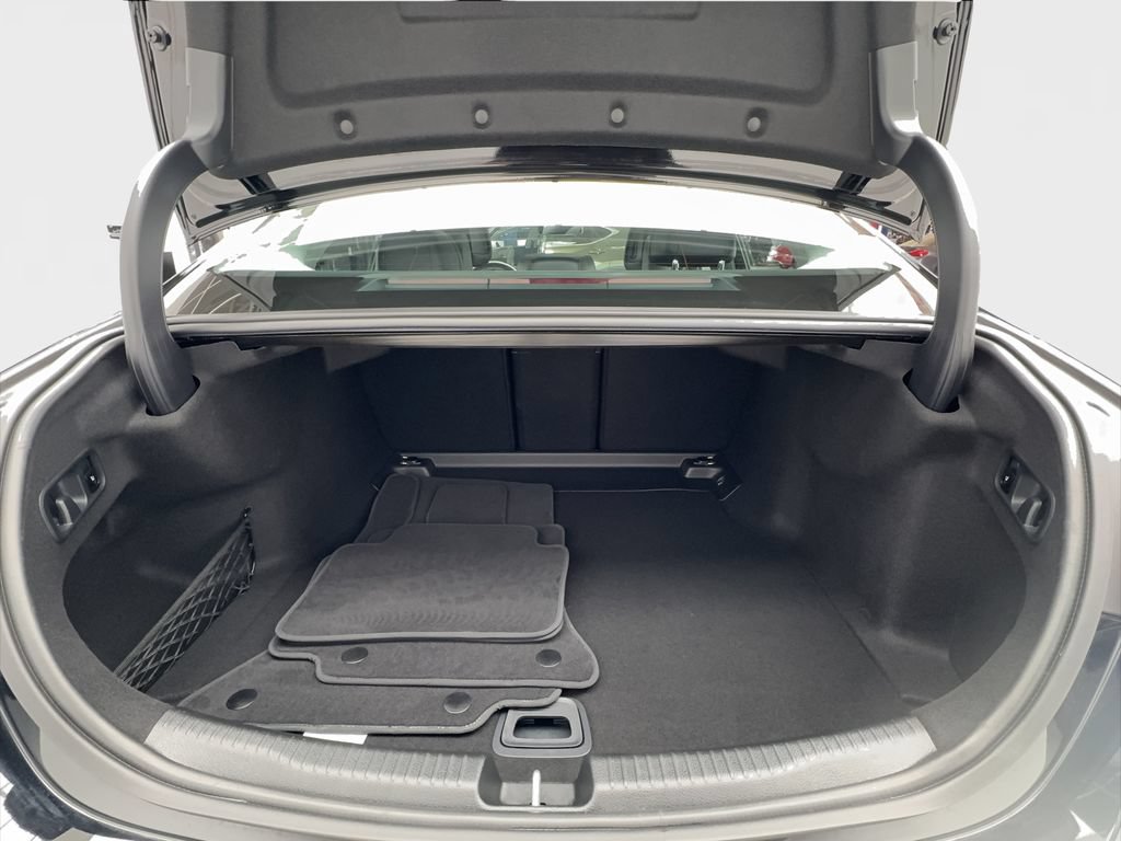 Used 2025 Mercedes-Benz C 300 4MATIC Sedan image 17