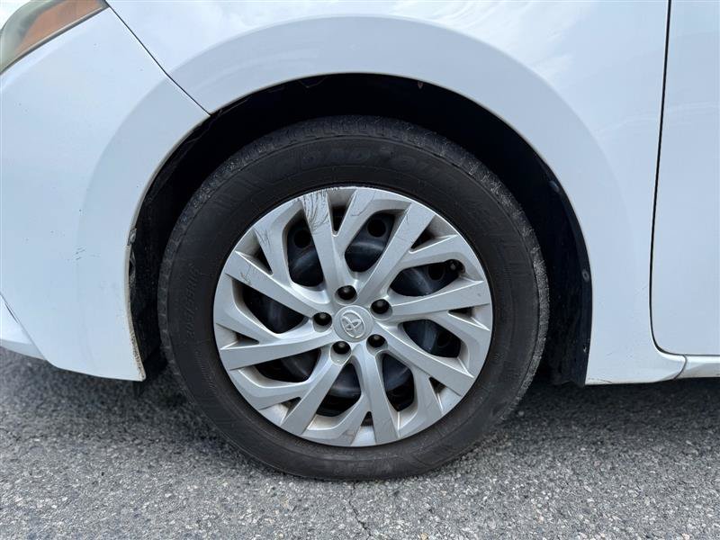 Used 2014 Toyota Corolla LE FWD image 10