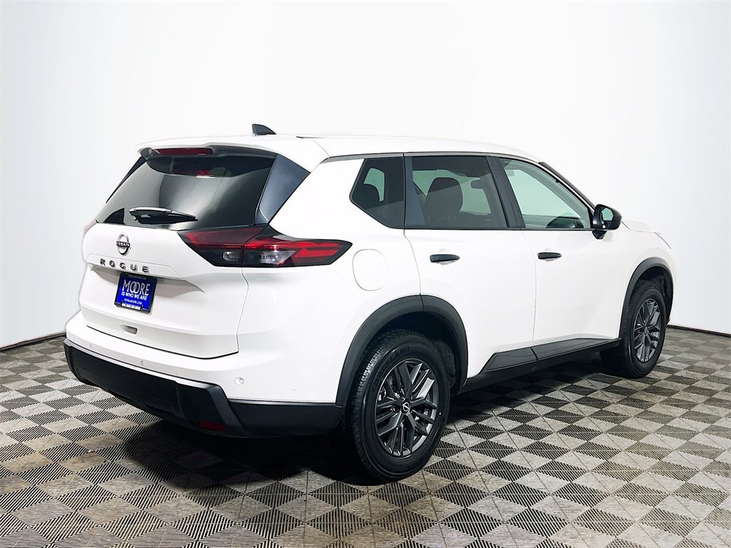 Used 2024 Nissan Rogue S image 8