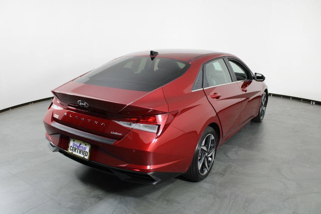 Used 2023 Hyundai Elantra Limited FWD image 3