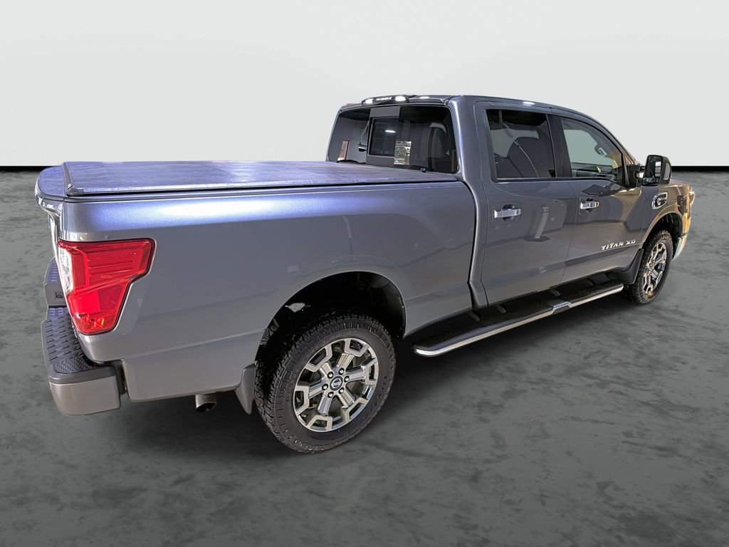 Used 2017 Nissan Titan SV image 4