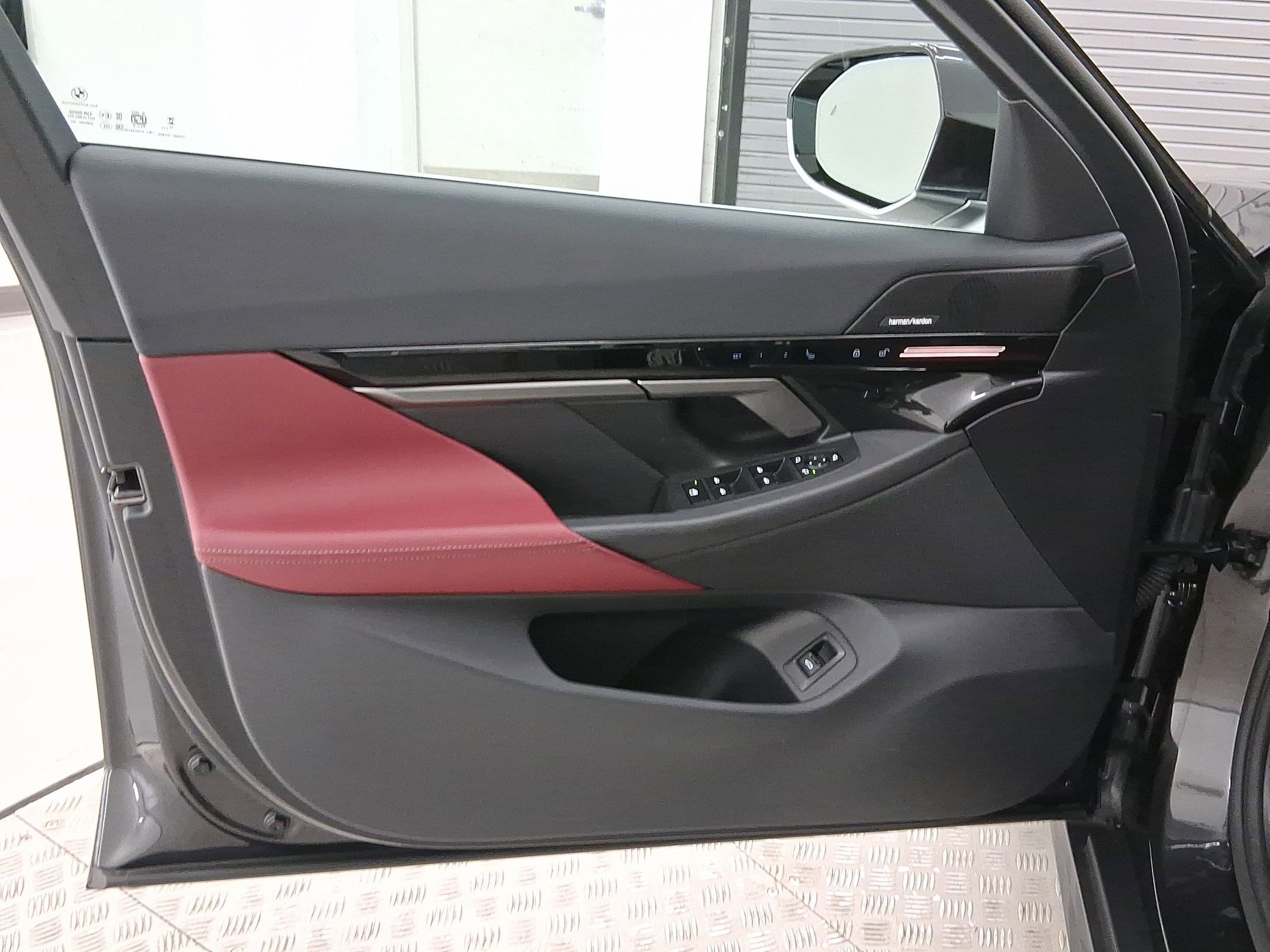 Certified 2025 BMW 530i image 18