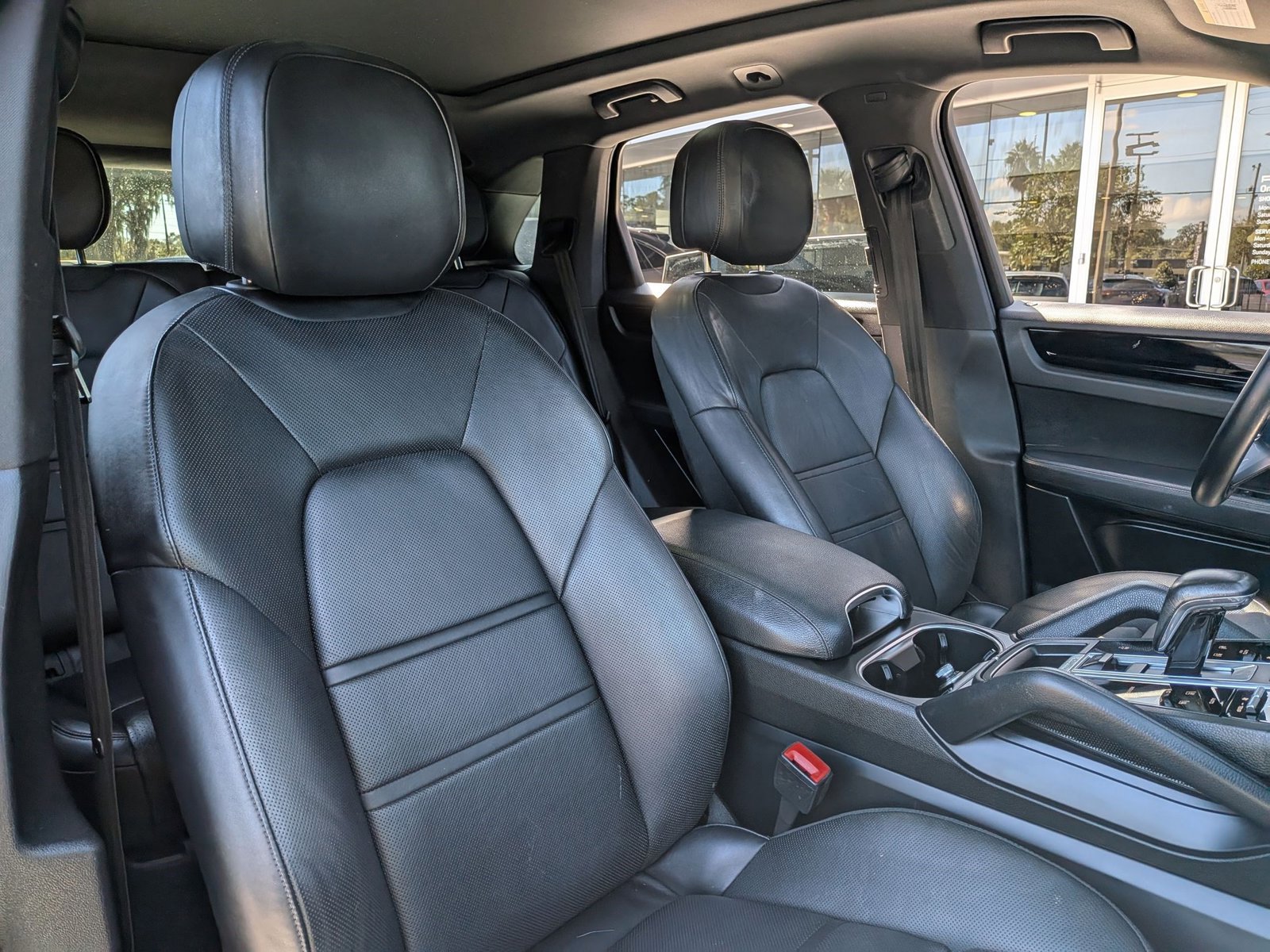 Used 2022 Porsche Cayenne image 24