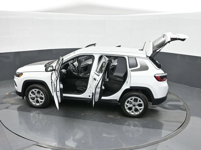 Used 2025 Jeep Compass Sport w/ Mopar Graphics Package AWD/4WD image 49