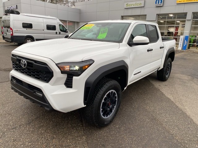 Used 2024 Toyota Tacoma TRD Sport image 10