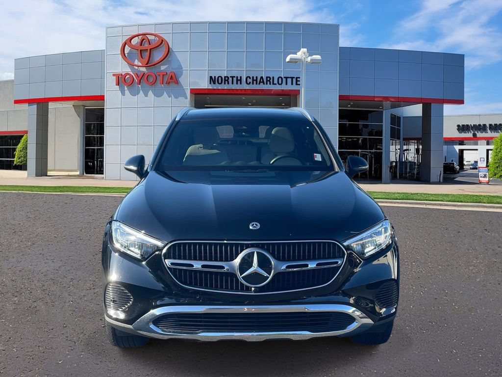 Used 2024 Mercedes-Benz GLC 300 4MATIC image 2