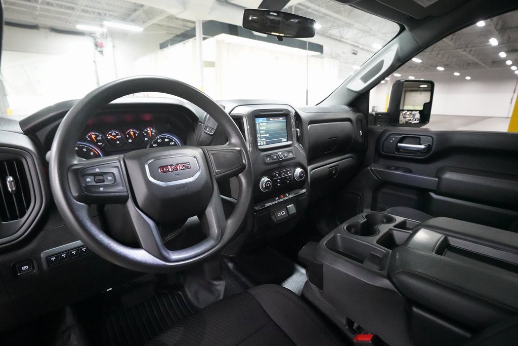 Certified 2022 GMC Sierra 3500 Pro w/ Convenience Package image 5