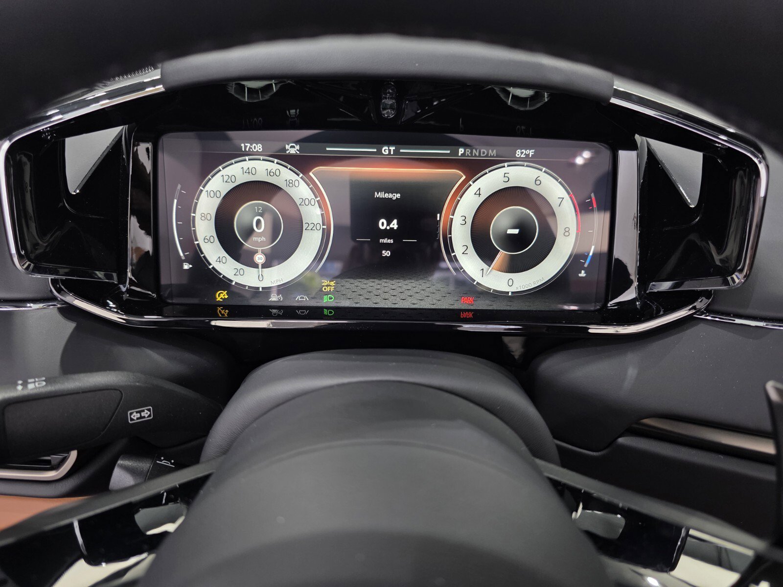 Used 2026 Aston Martin Vanquish Convertible image 6